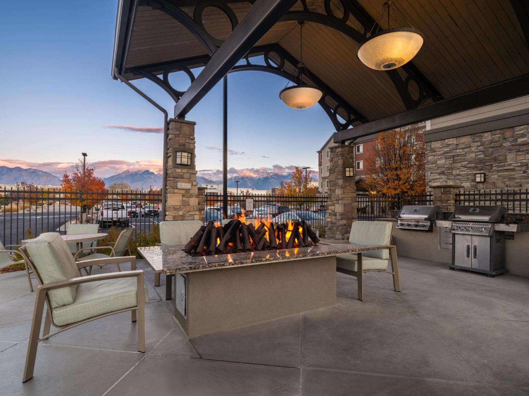 Staybridge Suites Midvale By Ihg Exterior photo